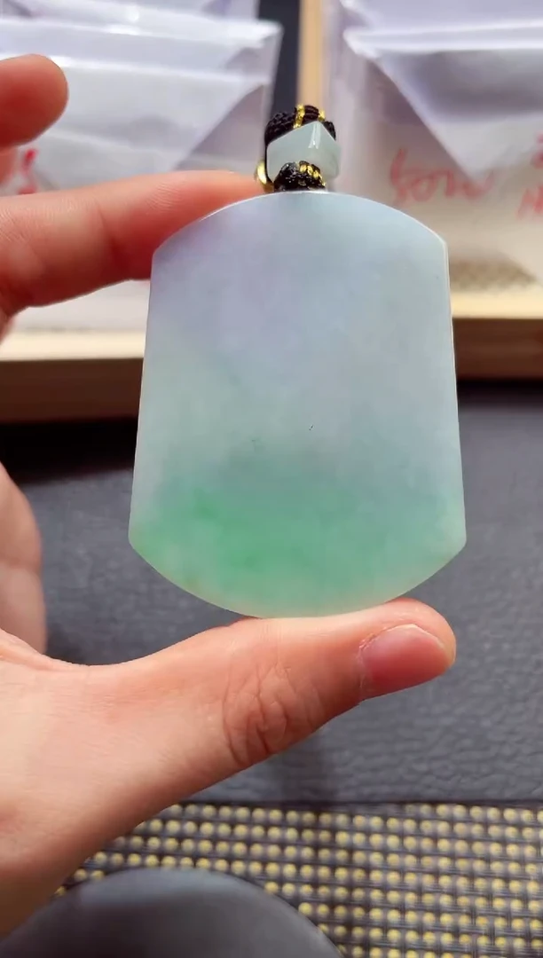 未镶嵌挂件翡翠20251218