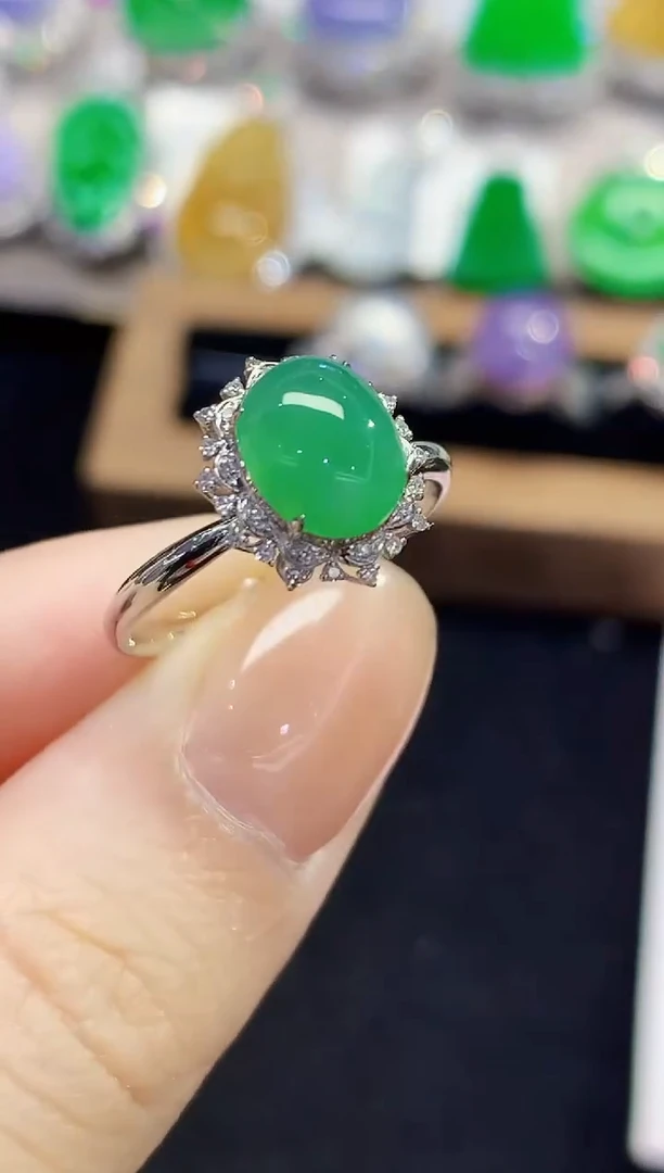 18K金镶嵌戒指翡翠L0797多样性发其一