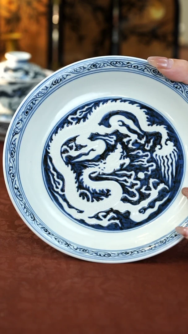 雕刻龙壶承博陵造物