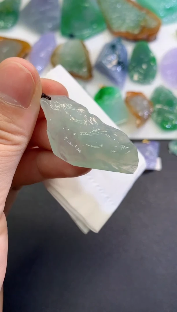 翡翠未镶嵌吊坠(不含链)692