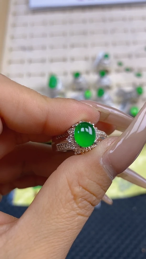 定制翡翠未镶嵌天然翡翠蛋面102