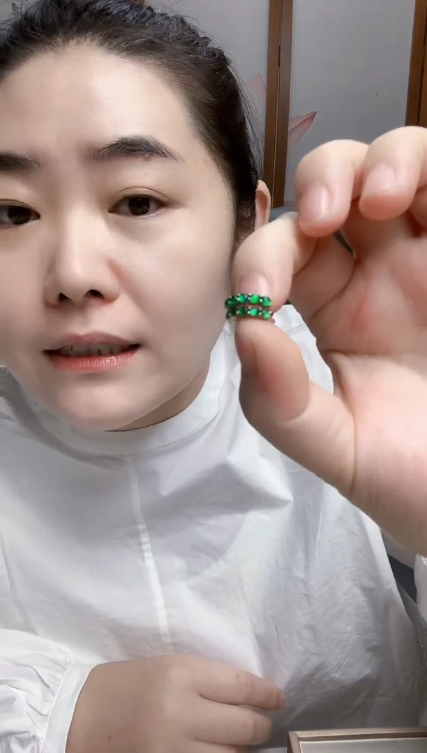 未镶嵌翡翠耳饰翡翠耳饰