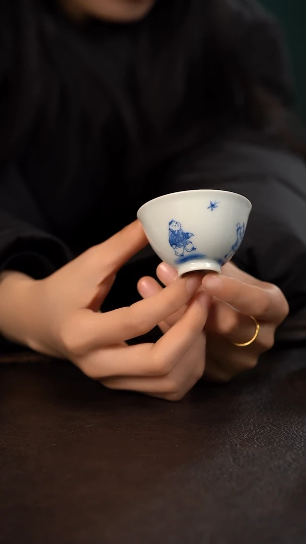 【闪购商品】杯聚澜堂童子扑蝶小鸡心杯