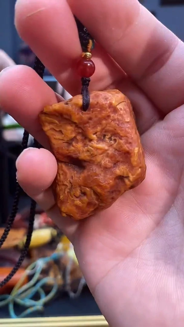 琥珀颈饰未镶嵌吊坠