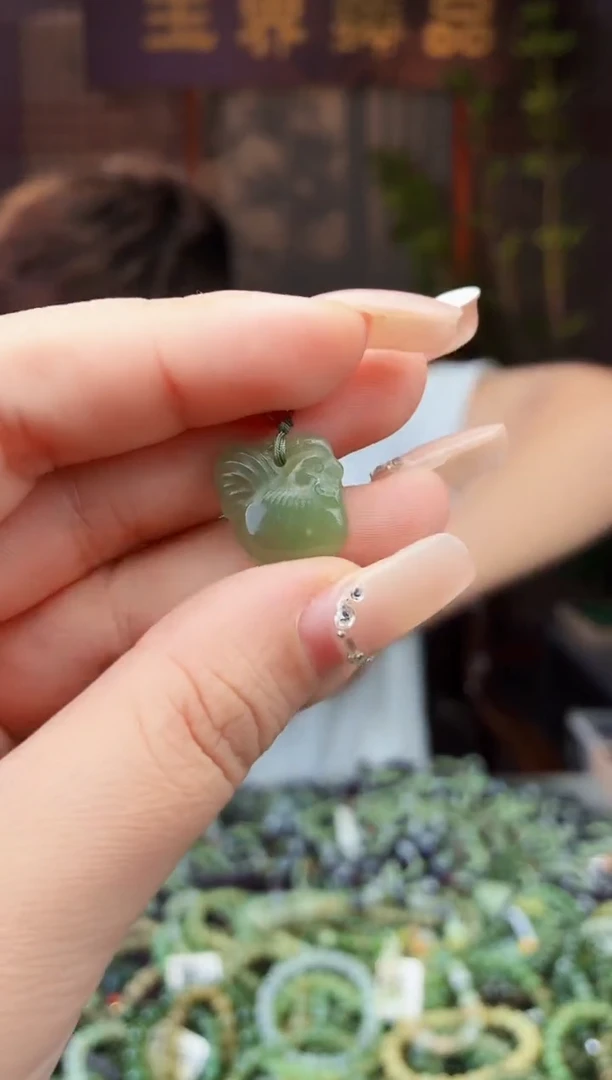 和田玉未镶嵌颈饰拍一发一