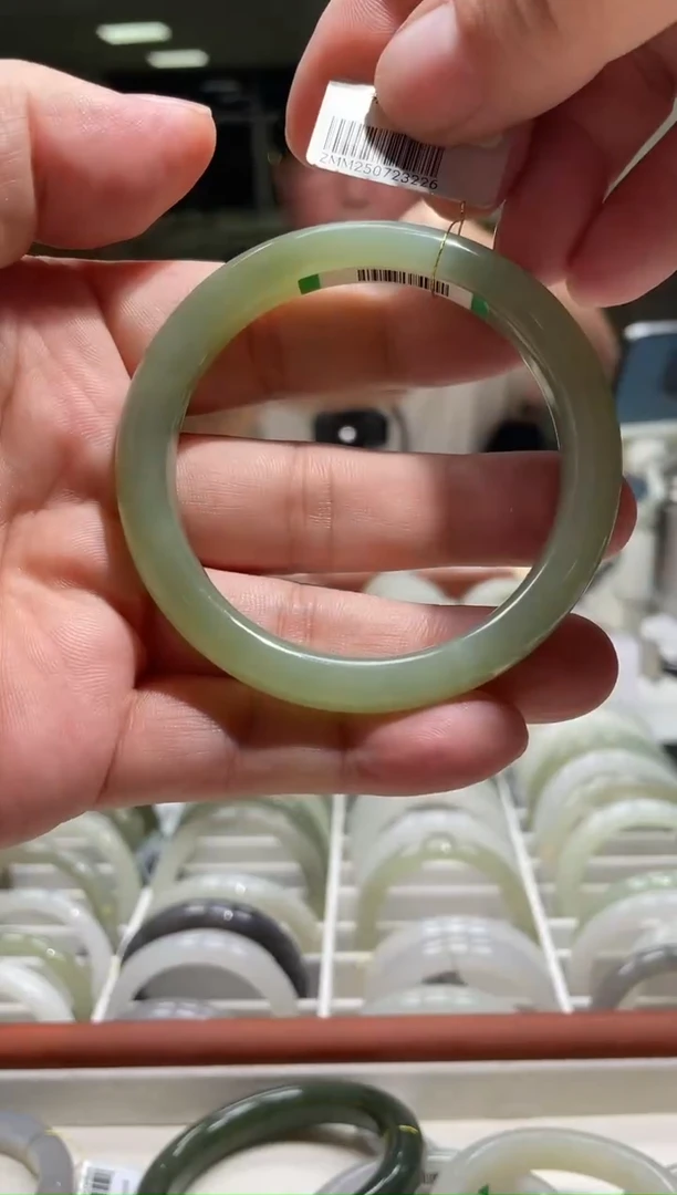 未镶嵌手镯和田玉57-58圈口 3226