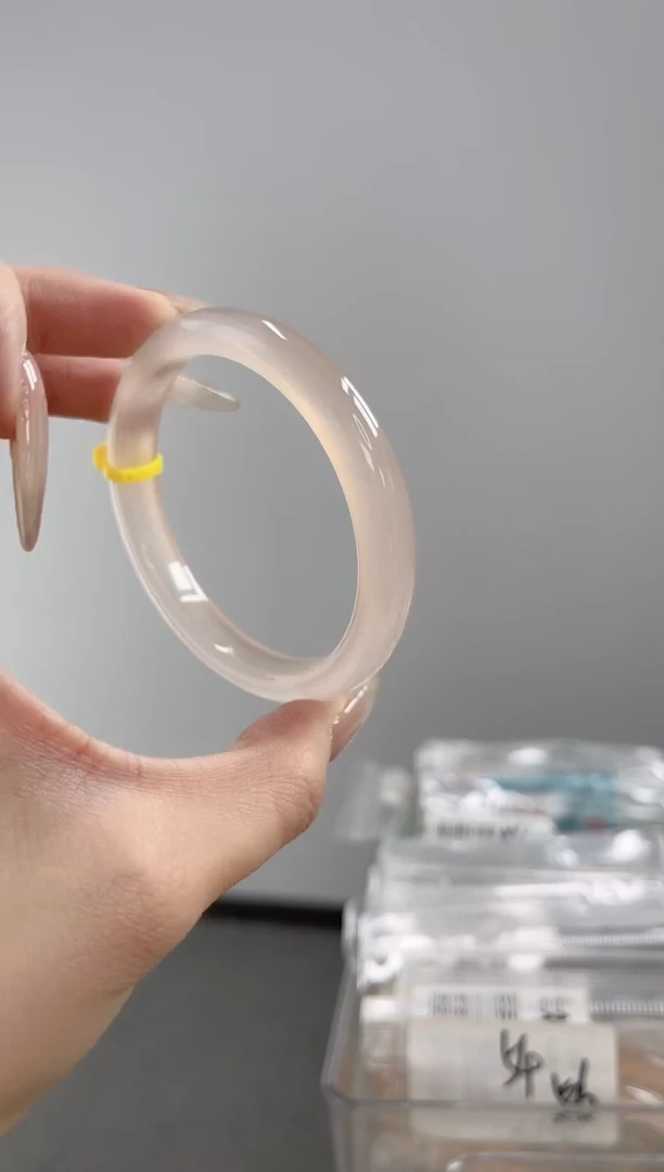 玛瑙/玉髓手镯未镶嵌54-55圈