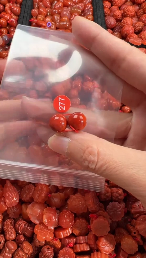 【闪购商品】南红玛瑙未镶嵌颈饰1