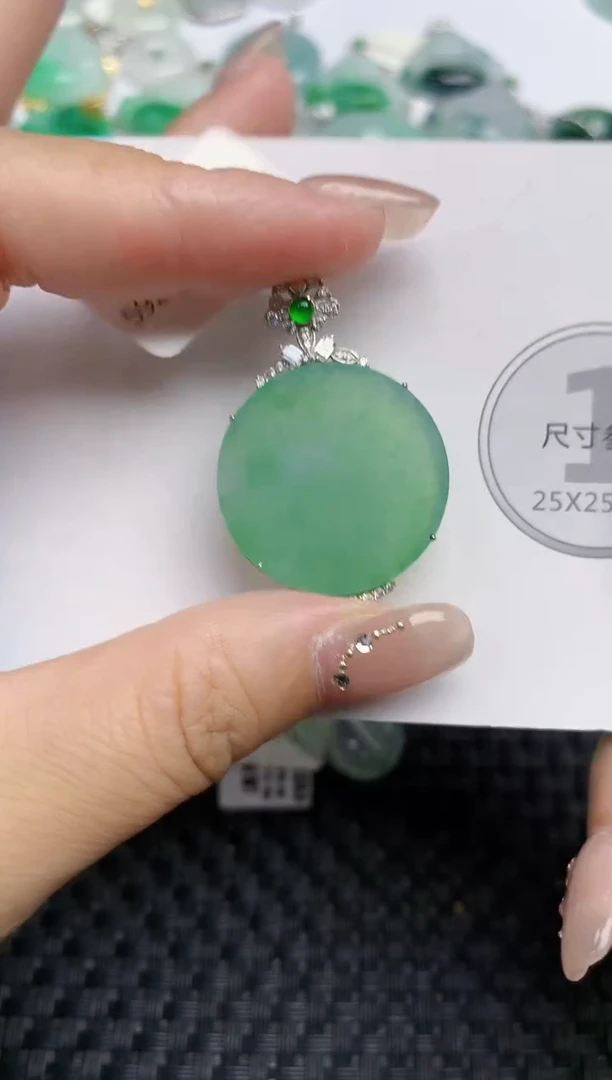 颈饰18K金镶嵌翡翠天然缅甸A货翡翠百元以上9元证书费自理