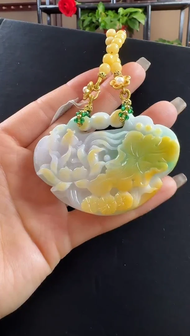 颈饰未镶嵌翡翠鱼牌