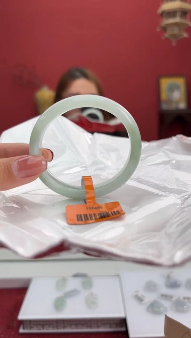 【闪购商品】翡翠手镯（贵妃镯）未镶嵌2手镯