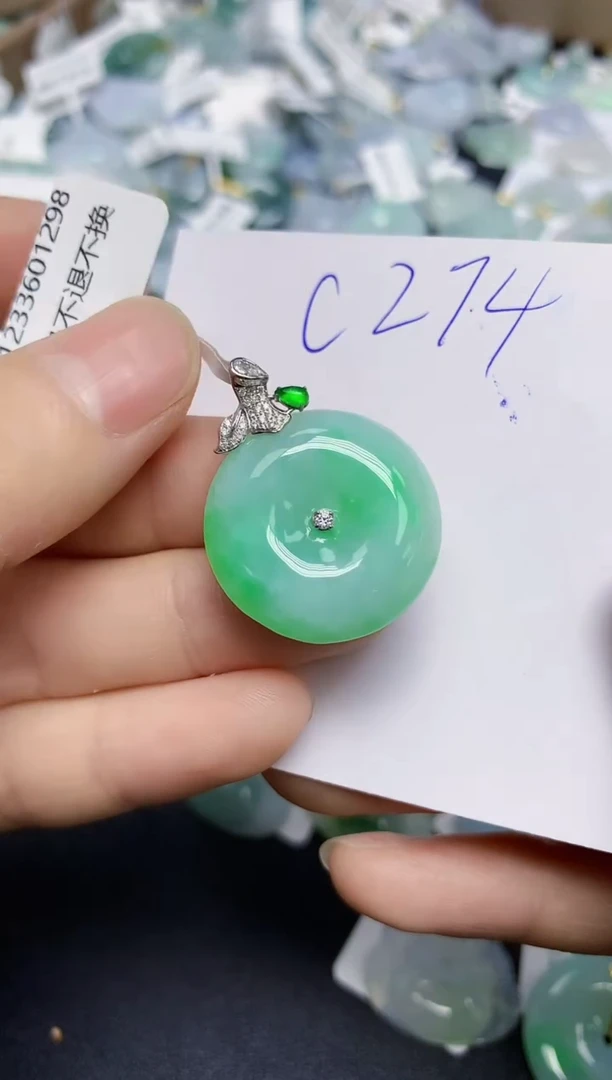 颈饰18K金镶嵌翡翠天然缅甸翡翠A货翡翠百元以上9元证书费自理