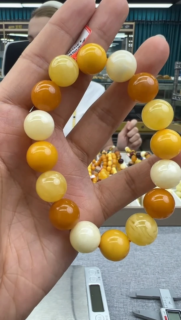 未镶嵌琥珀手链88秒拍号假一罚十