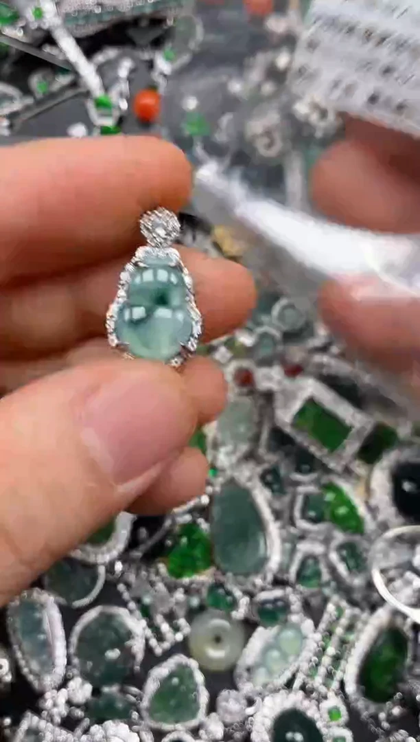 颈饰未镶嵌翡翠G468吊坠