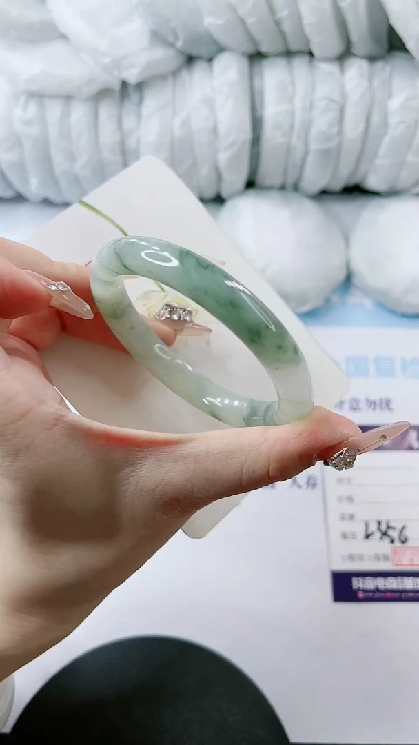 【闪购商品】石英质玉手镯未镶嵌多样性发货L356