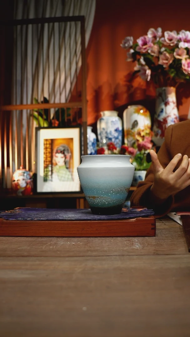 当代景德镇设计师釉下手绘陶瓷花瓶