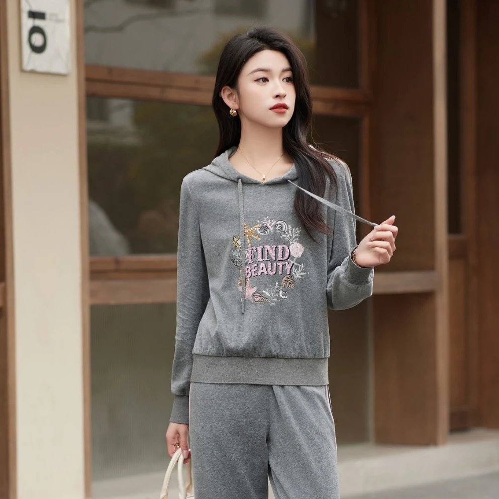 ToyzY春新款格雷系玩趣刺绣天鹅绒春秋长袖运动单上衣7C54160060