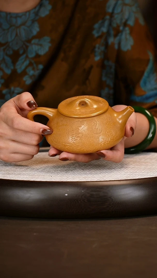 茶壶紫砂【顾海荣】黄金段景舟石瓢   300CC