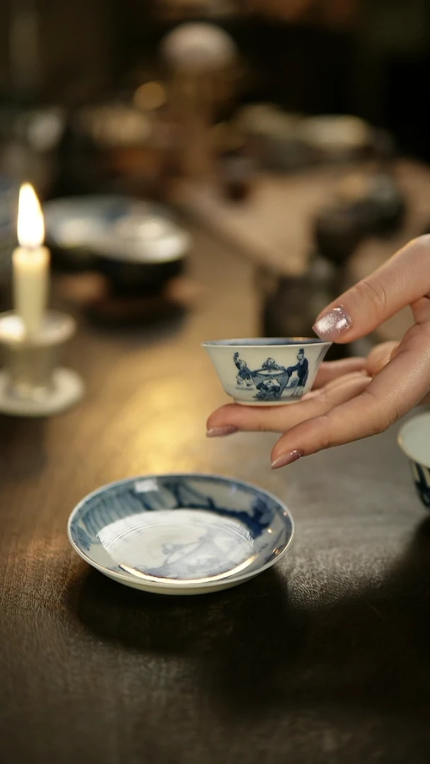 阿眠      故事划片青花手作茶杯