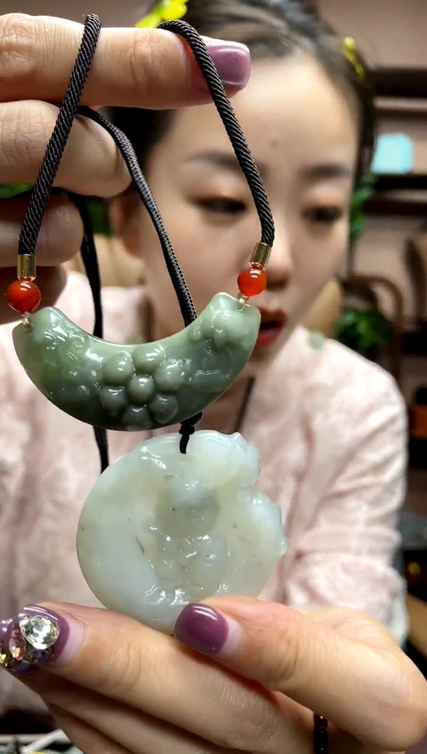 岫玉未镶嵌吊坠·