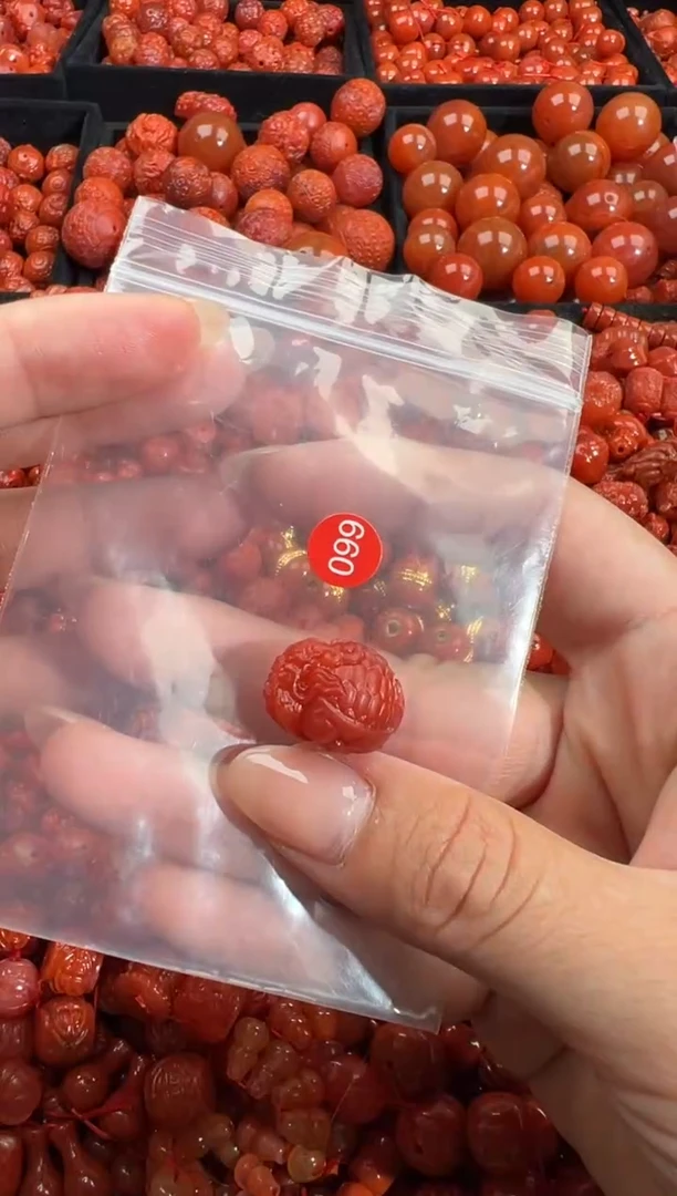 南红玛瑙未镶嵌颈饰1