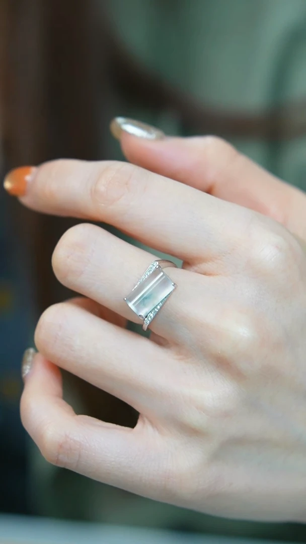 【闪购商品】翡翠戒指18K金镶嵌24-戒指/姿/YJ