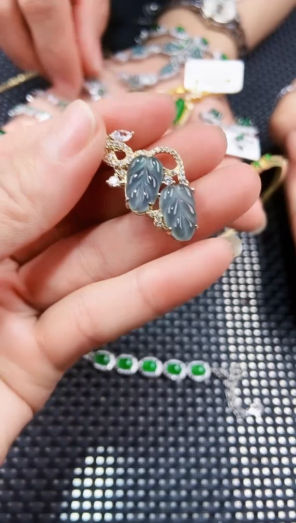 【闪购商品】翡翠吊坠(不含链)未镶嵌111111111