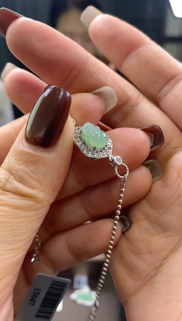 颈饰银S925镶嵌翡翠净货15607