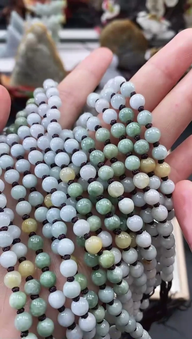 翡翠未镶嵌颈饰天然缅甸A货翡翠随机发一件5.5mm左右