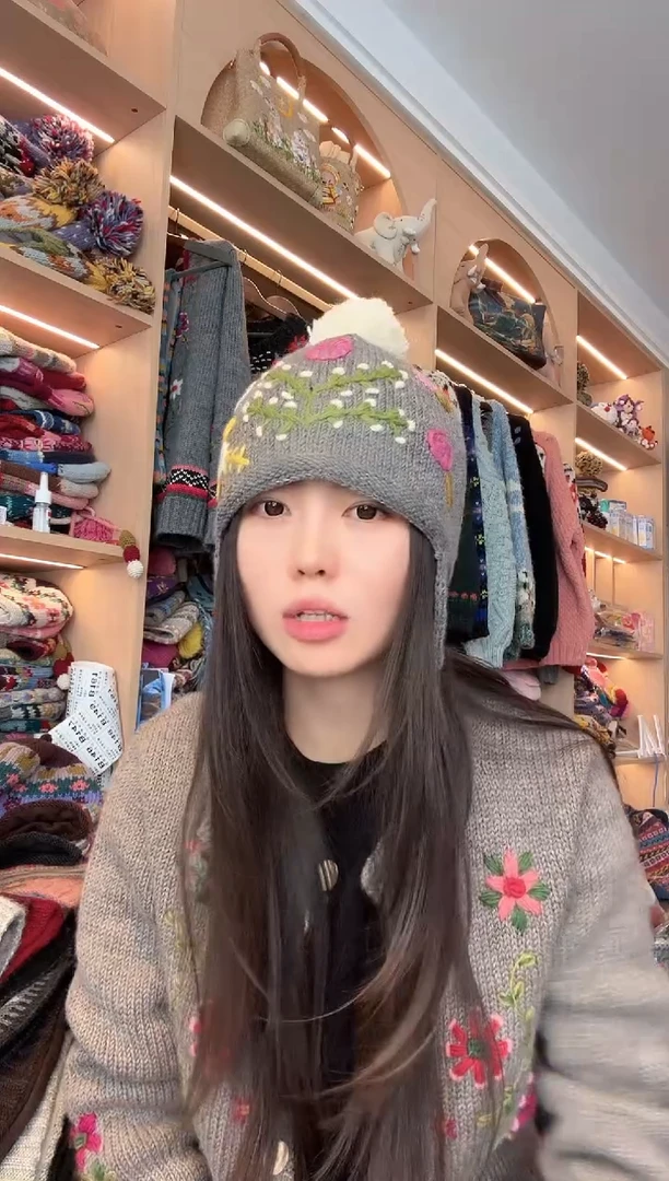 羊毛灰色小树护耳帽