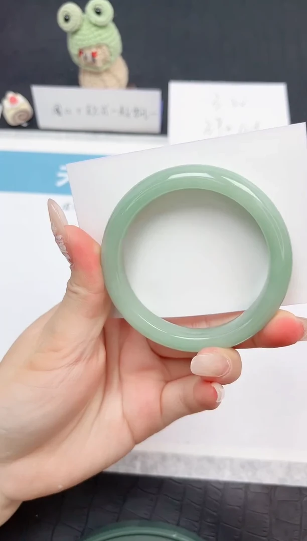 【闪购商品】石英质玉手镯未镶嵌184-54.5