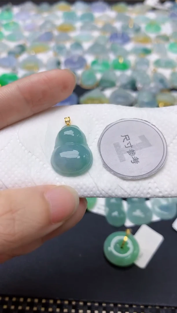 翡翠18K金镶嵌颈饰天然缅甸A货翡翠