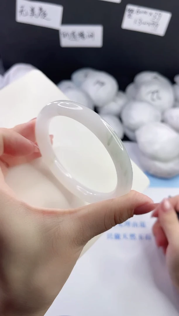 未镶嵌手镯石英质玉多样性发货V7