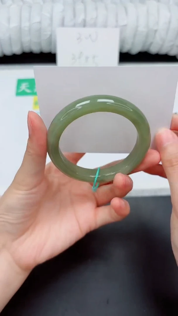 和田玉手镯未镶嵌207-54.6QS5