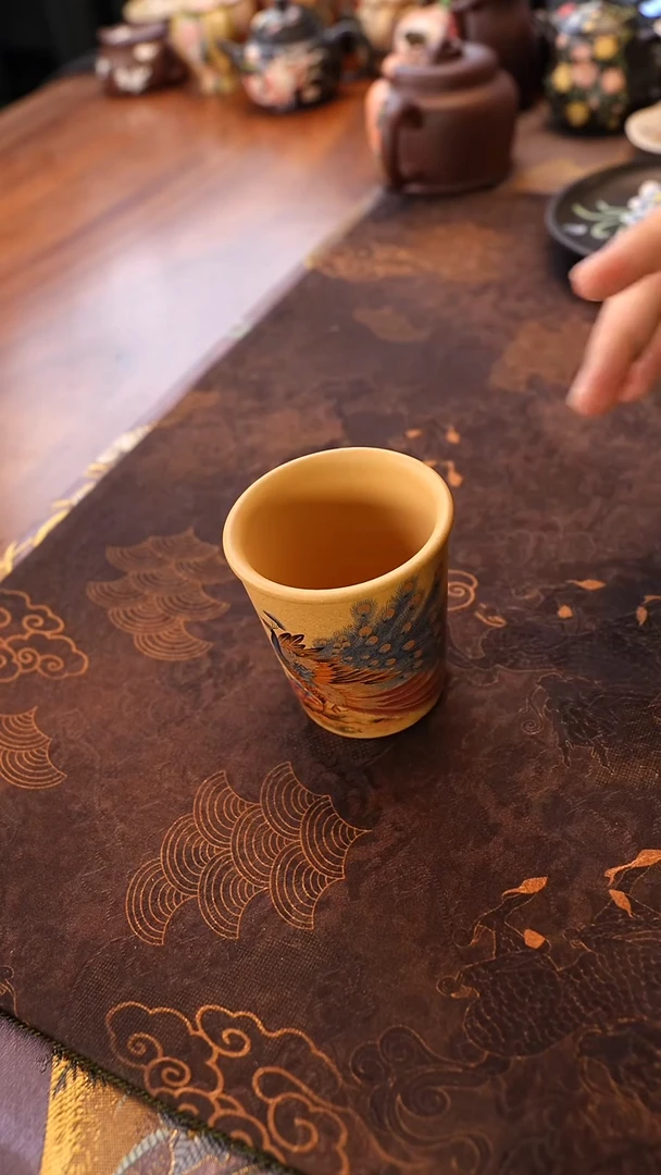 紫砂茶宠段泥孔雀杯