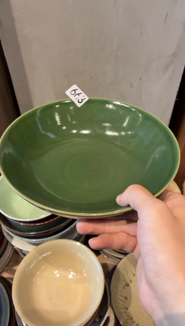 瓷片七*半663  微瑕翠绿釉锅盘1个
