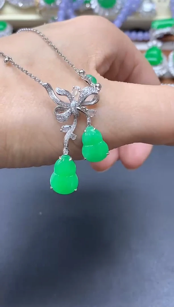 颈饰18K金镶嵌翡翠383-中国好珍宝