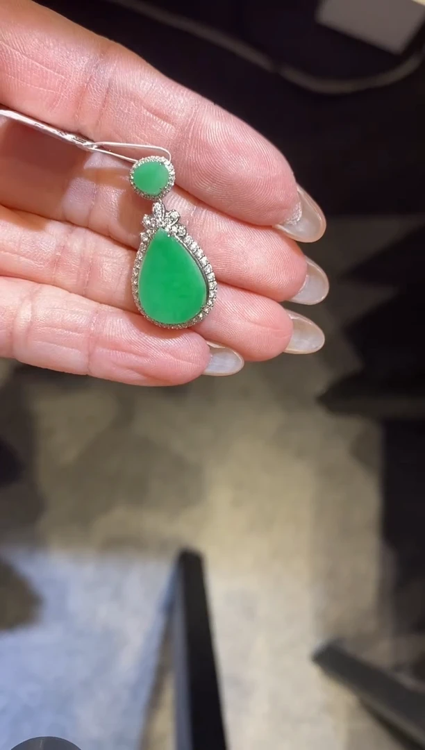 吊坠(不含链)18K金镶嵌翡翠水滴