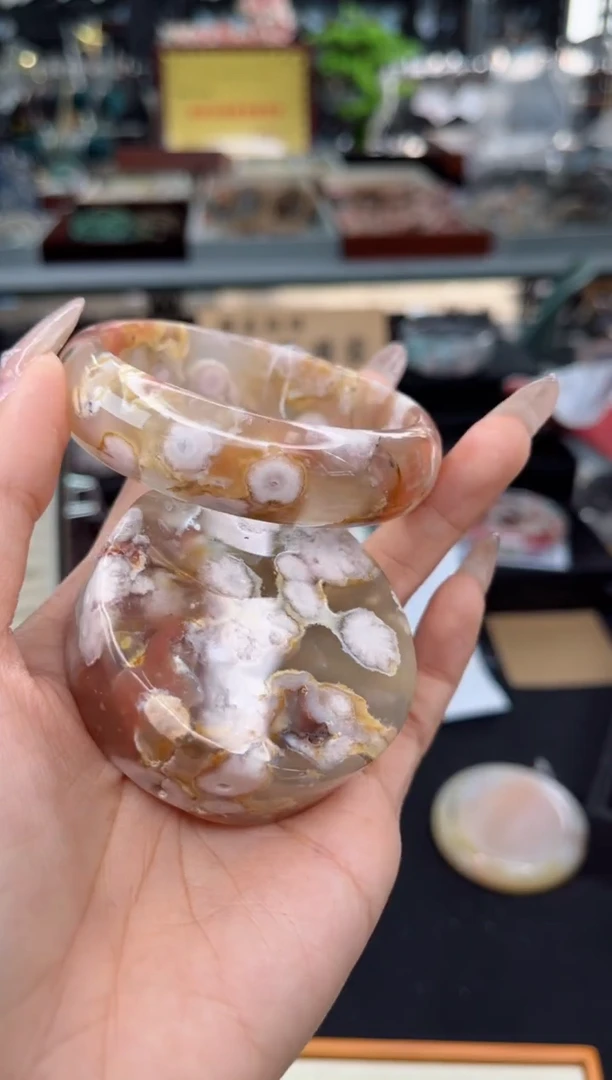 【闪购商品】石英质玉手镯未镶嵌58圈口（赠送镯心）6250042