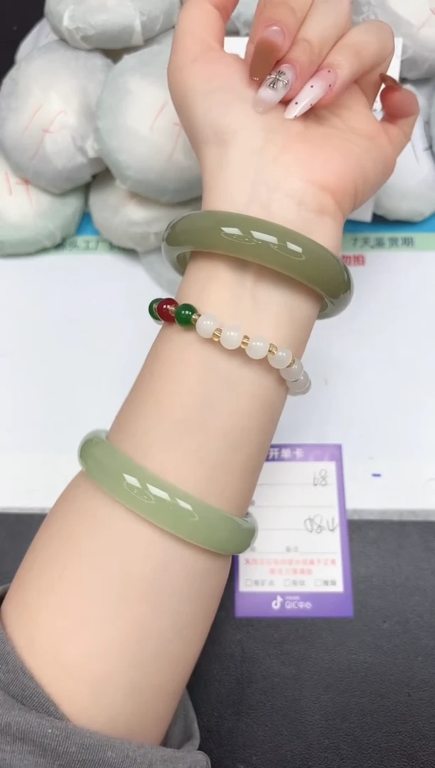 未镶嵌手镯石英质玉A68/58.4