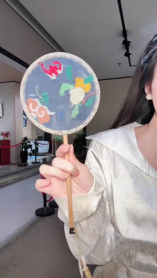 平**水灵芝桃桃团扇