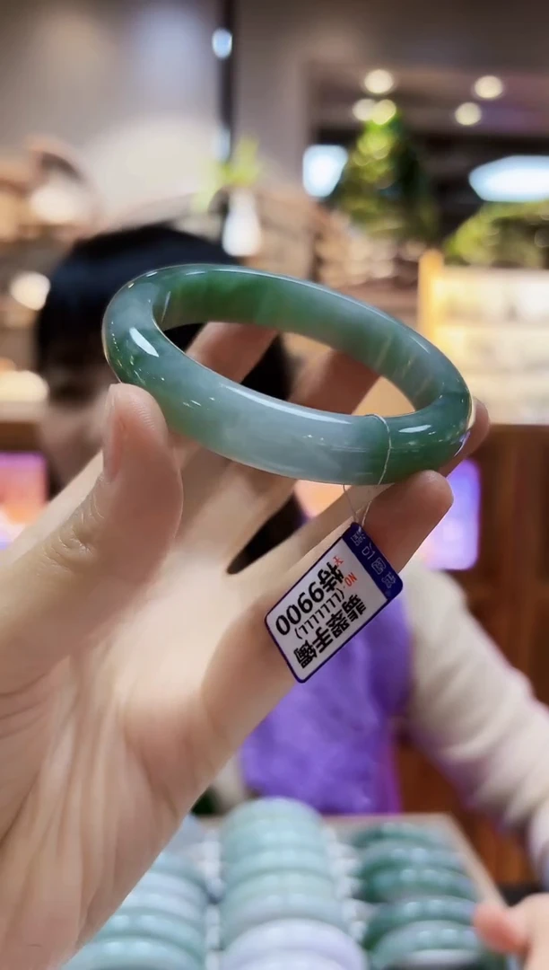 颈饰未镶嵌翡翠手镯56