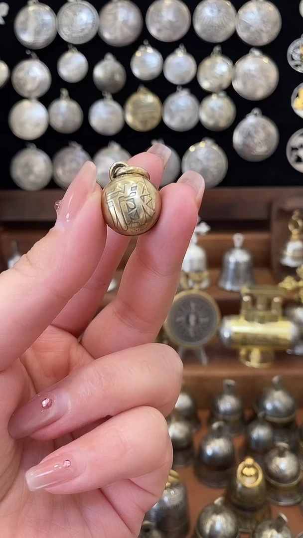 爱*己黄铜祿字圆铃铛微瑕