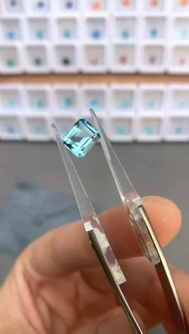 未镶嵌裸石定制海蓝宝石1.36ct 圣玛 03100