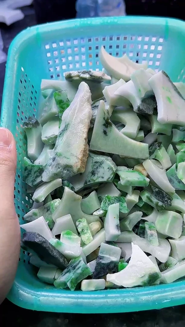 颈饰未镶嵌翡翠真**对060天然A货翡翠