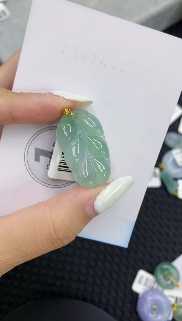 颈饰18K金镶嵌翡翠11111111111