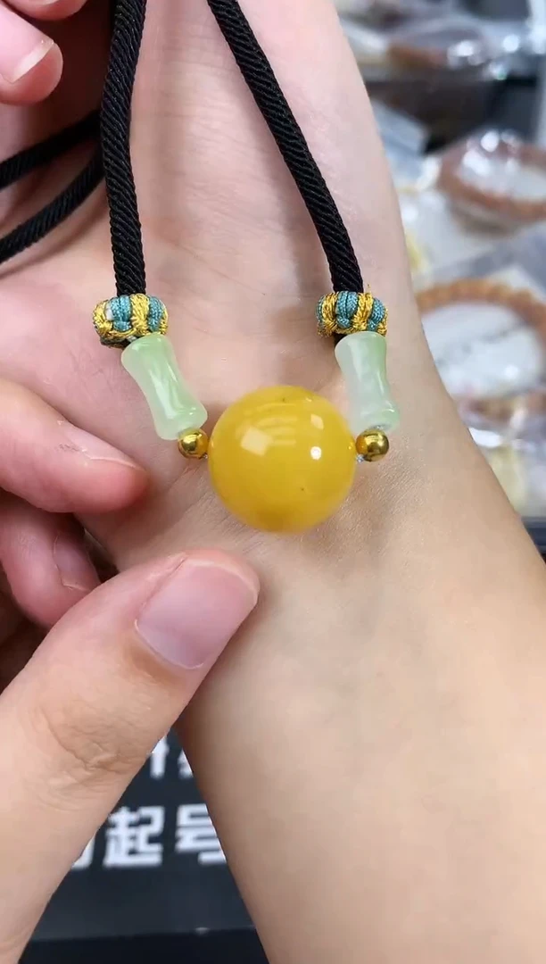 蜜蜡未镶嵌珠宝奇石120