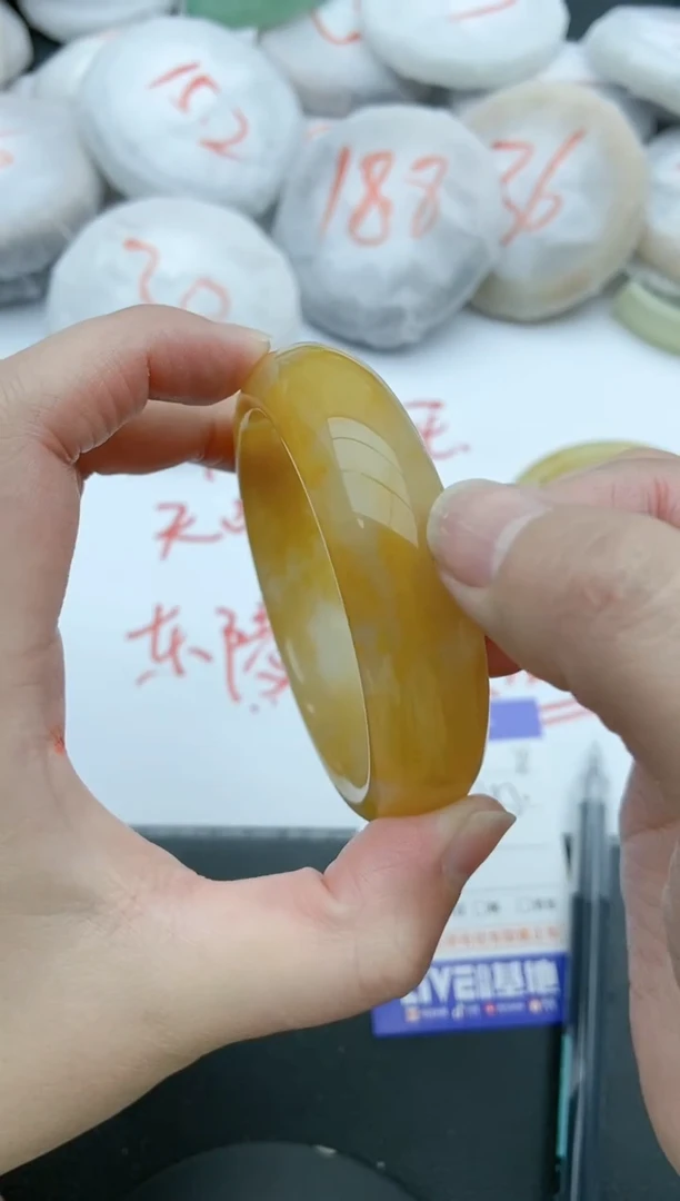 【闪购商品】石英质玉手镯未镶嵌78+57/58