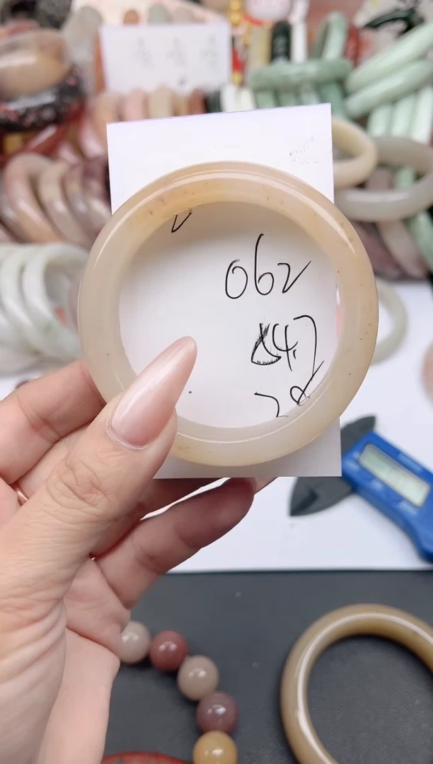 未镶嵌手镯石英质玉062