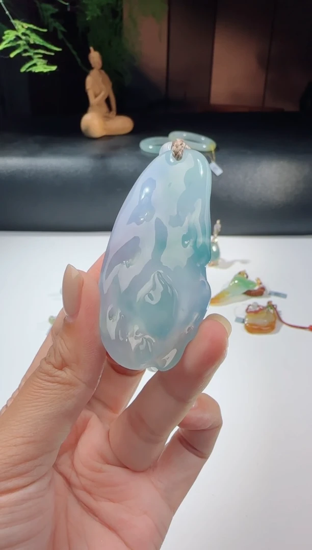 颈饰未镶嵌翡翠莲 洋